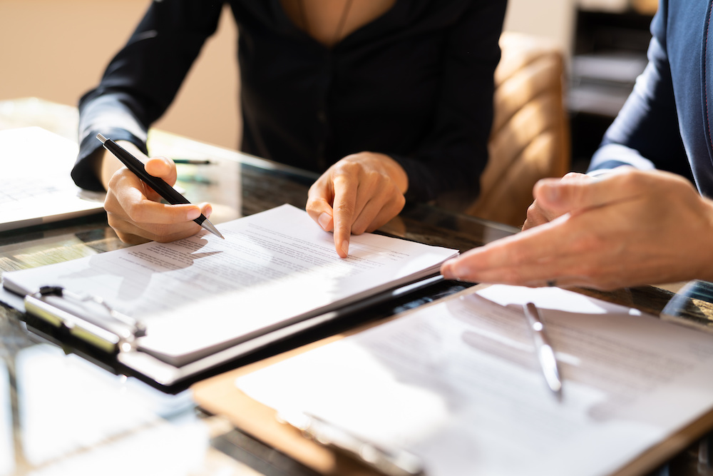 How Home Insurance, Tradespeople, and Service Agreements Work in Spain