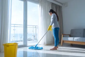 Precio hora limpieza hogar: rangos reales y qué los explica